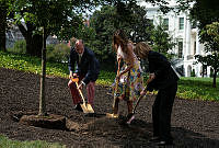 Mrs. Trump Plants Oak with Presidential Descendants