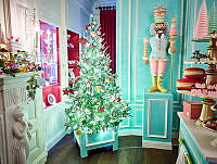 2023 China Room Holiday Decorations, Biden Administration