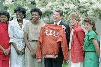 President Reagan with the 1986 Women's NCAA Champions