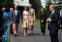 Mrs. Trump Plants Oak with Presidential Descendants