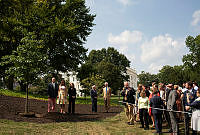 Mrs. Trump Plants Oak with Presidential Descendants