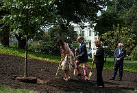 Mrs. Trump Plants Oak with Presidential Descendants