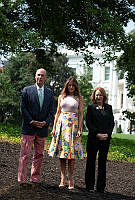 Mrs. Trump Plants Oak with Presidential Descendants