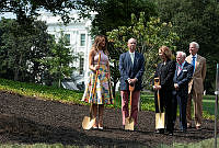 Mrs. Trump Plants Oak with Presidential Descendants